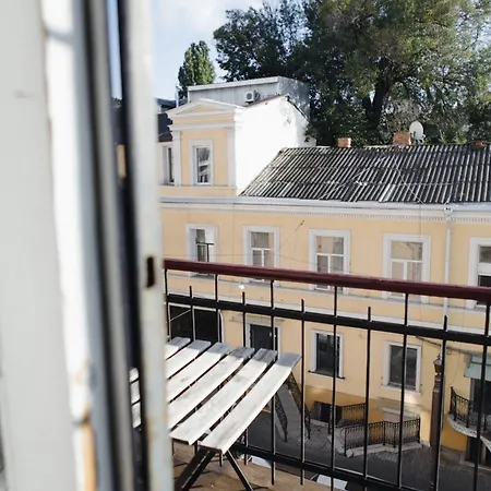 Great In The Center Of Οδησσός