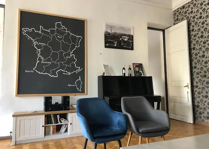 Great In The Center Of Daire Odessa